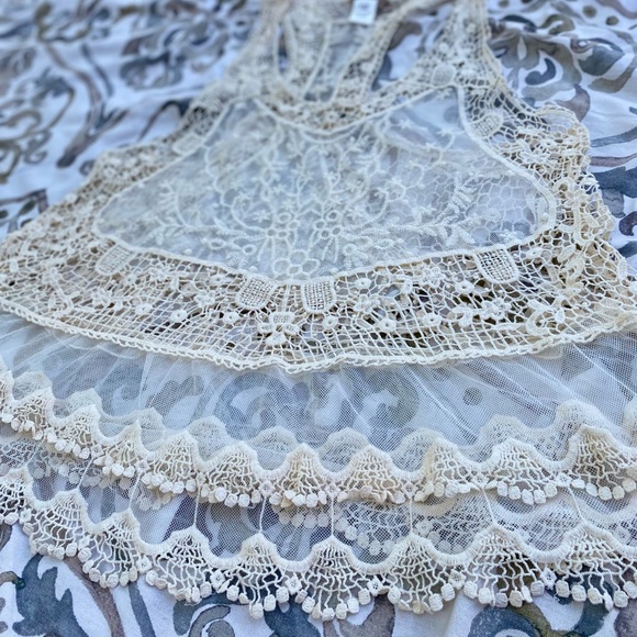 Vivid Collection of NY | Crochet Lace Tank Medium - Picture 2 of 5